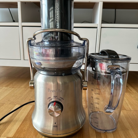 Only one time use Breville Juicer. - Picture 2 of 6